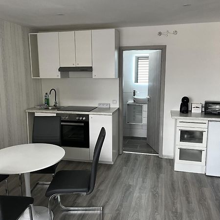 Messe-Hotelzimmer-Einzimmerappartement Leverkusen Bilik gambar