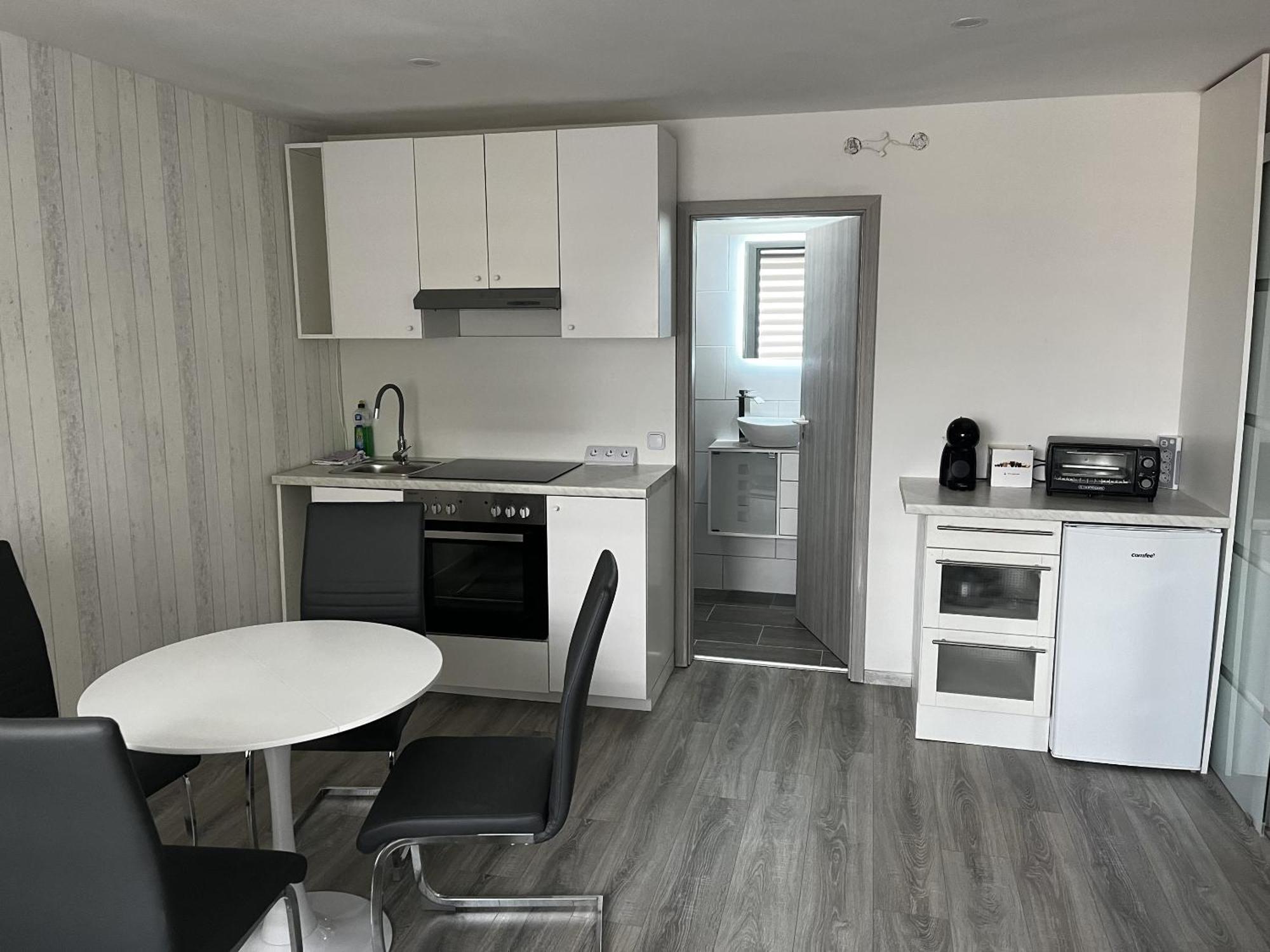 Messe-Hotelzimmer-Einzimmerappartement Leverkusen Bilik gambar